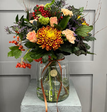 Load image into Gallery viewer, Bouquet Of The Month
